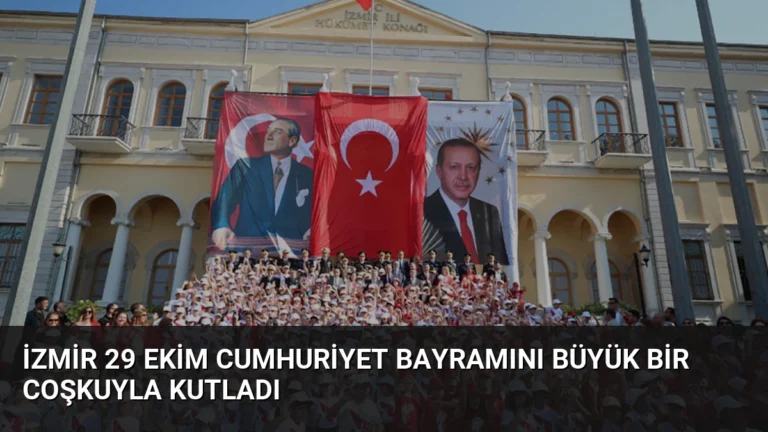 İzmir 29 Ekim Cumhuriyet Bayramını Büyük Bir Coşkuyla Kutladı